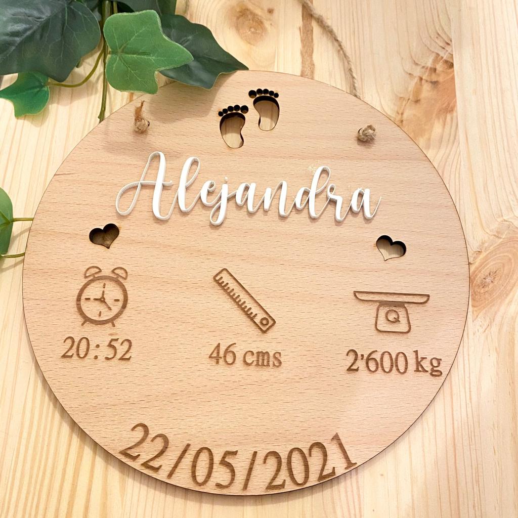 NATALICIO MADERA CON NOMBRE EN COLORES